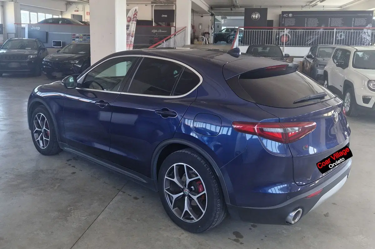 Alfa Romeo Stelvio usata a Terni (4)
