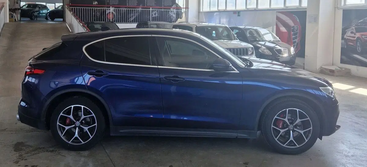 Alfa Romeo Stelvio usata a Terni (6)