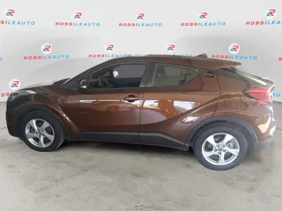Toyota Toyota C-HR 1.8 Hybrid E-CVT Active del 2018 usata a Massa