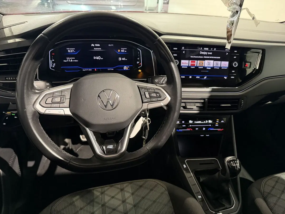Volkswagen Taigo usata a Genova (13)