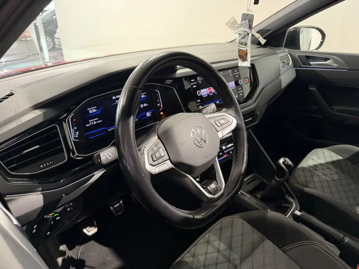 Volkswagen Taigo usata a Genova (8)
