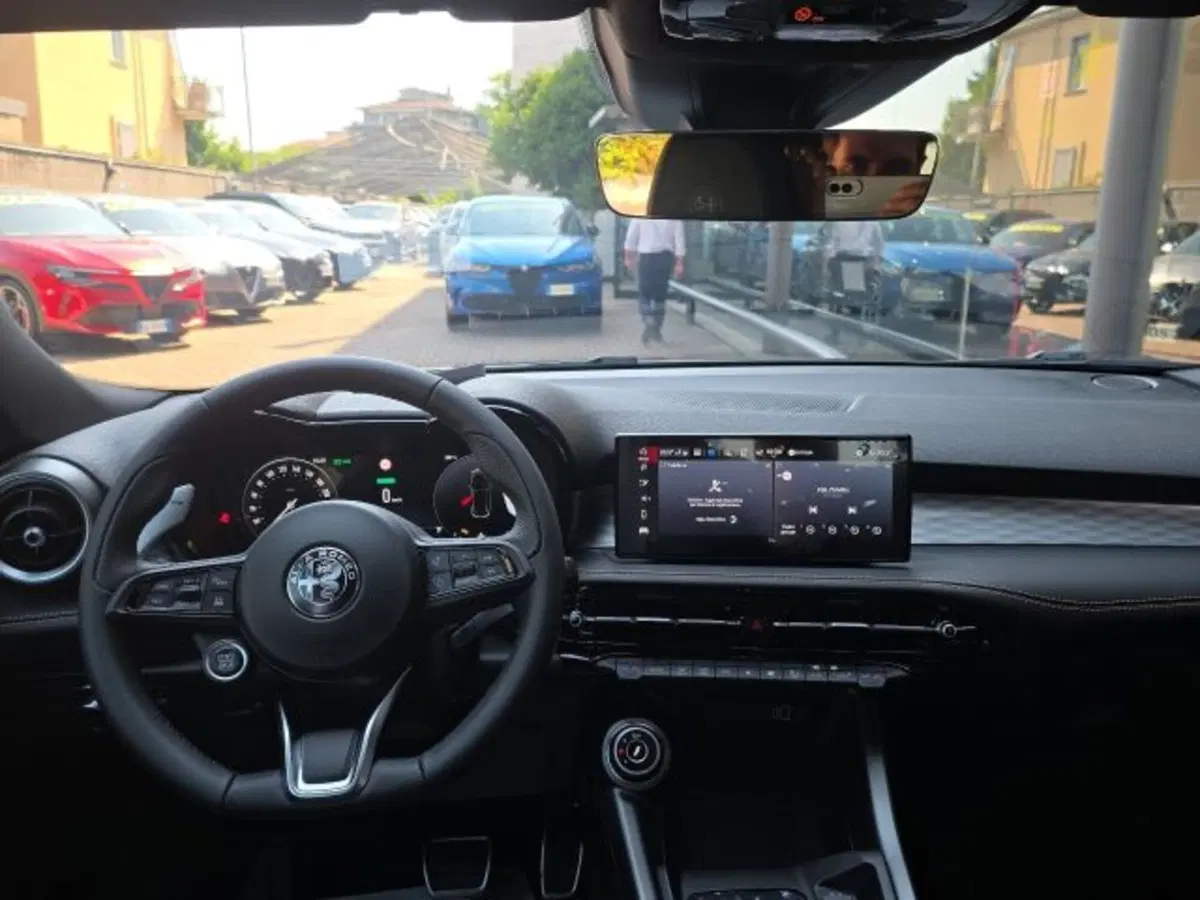 Alfa Romeo Tonale nuova a Monza e Brianza (8)