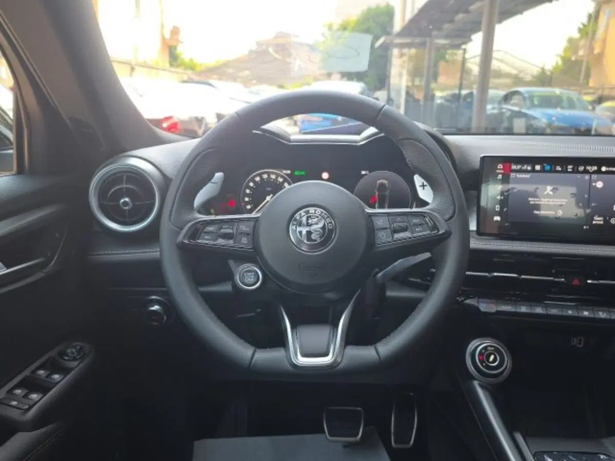 Alfa Romeo Tonale nuova a Monza e Brianza (9)