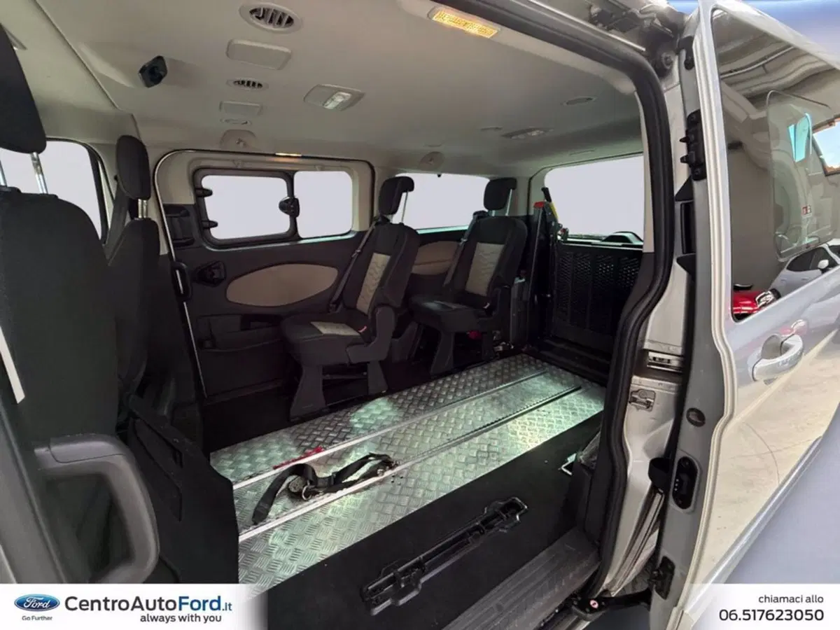 Ford Tourneo Custom usata a Roma (13)