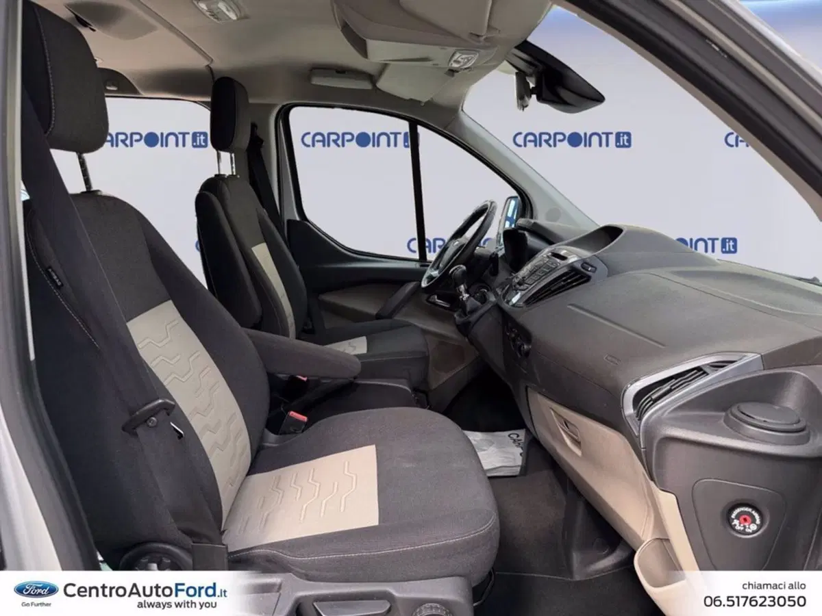 Ford Tourneo Custom usata a Roma (15)