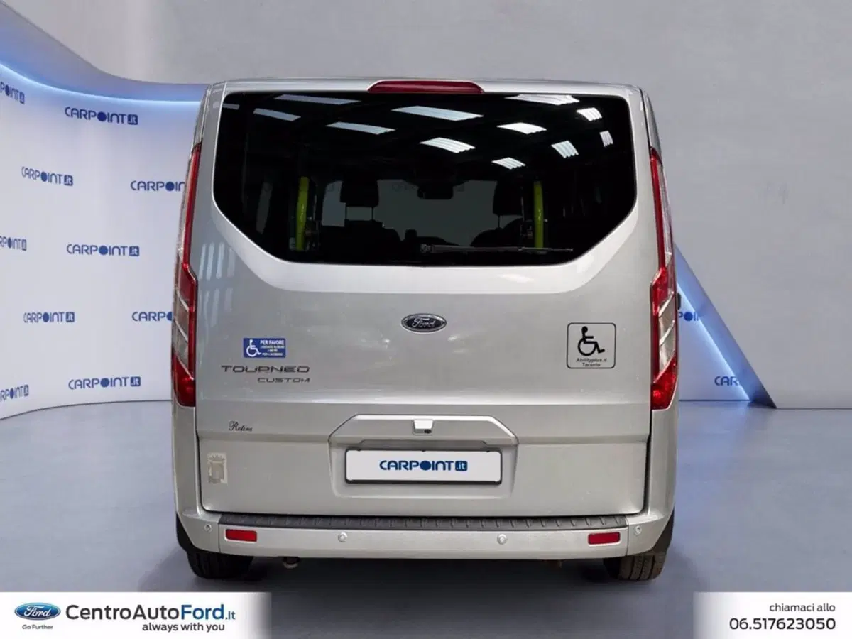 Ford Tourneo Custom usata a Roma (4)