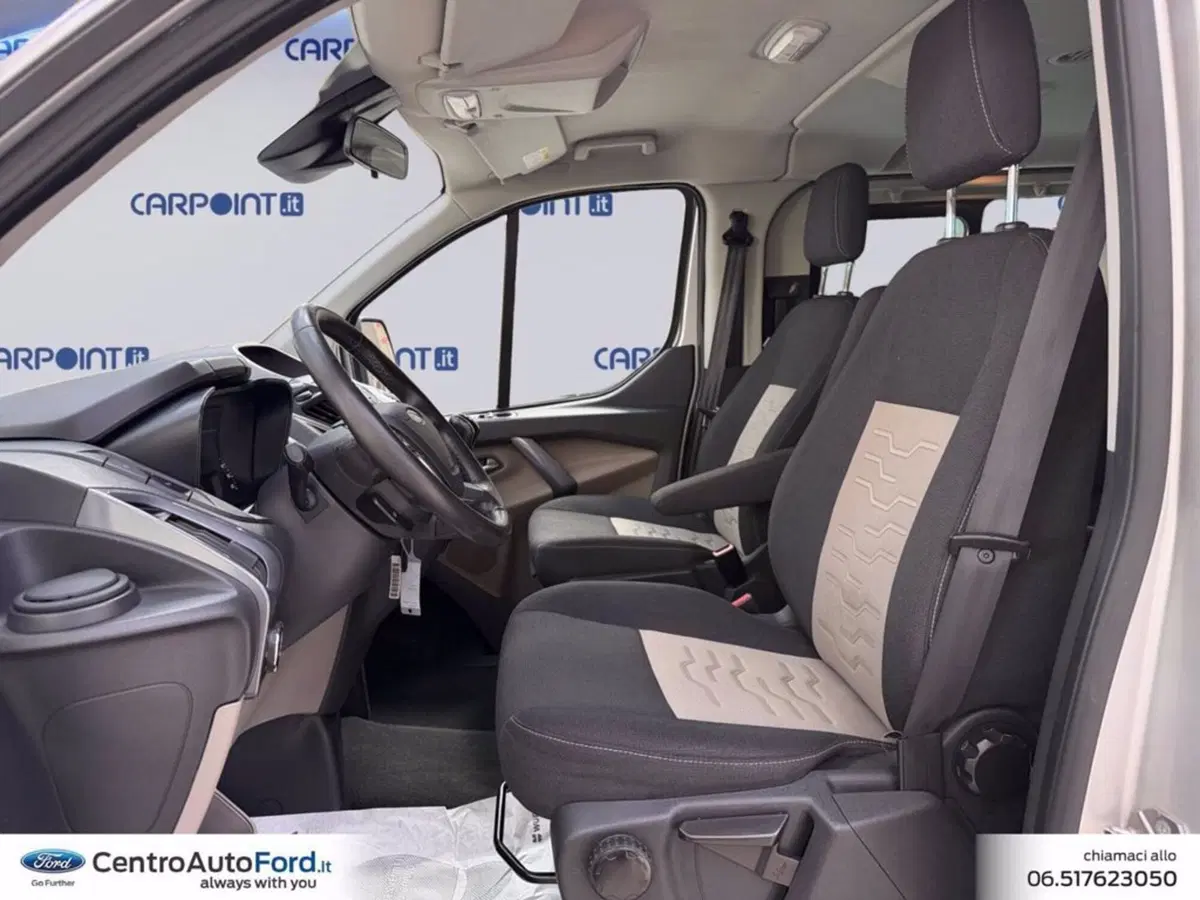 Ford Tourneo Custom usata a Roma (9)
