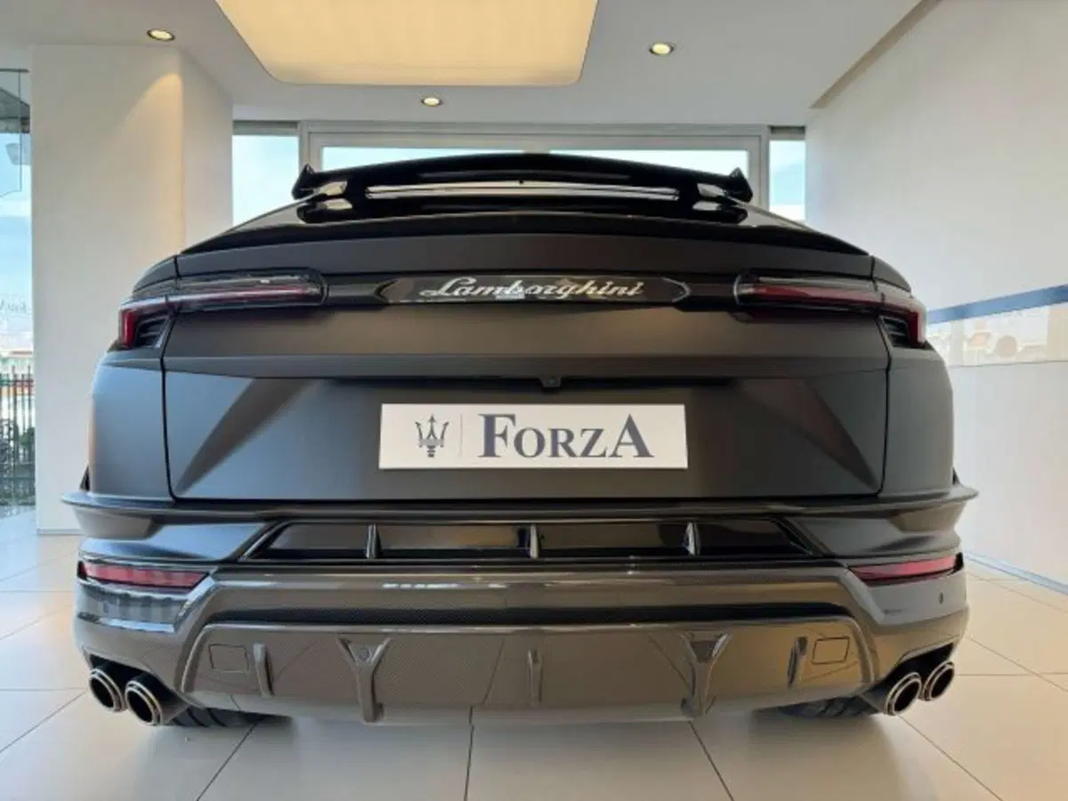Lamborghini Urus usata a Torino (14)