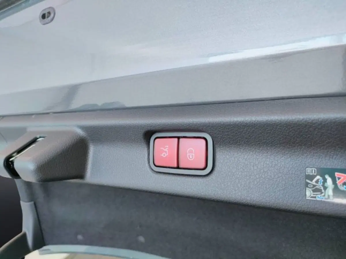 Mercedes-Benz EQE usata a Teramo (10)