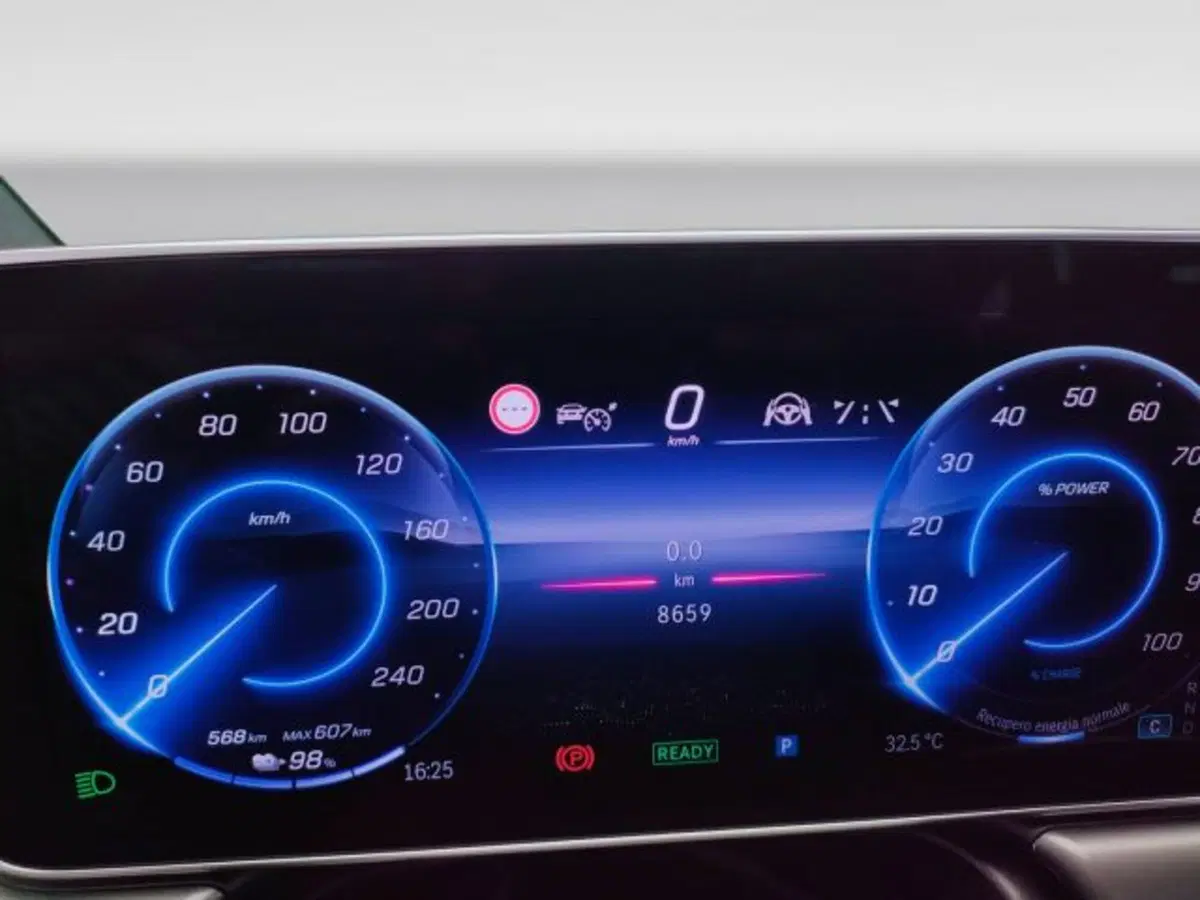 Mercedes-Benz EQE usata a Teramo (19)