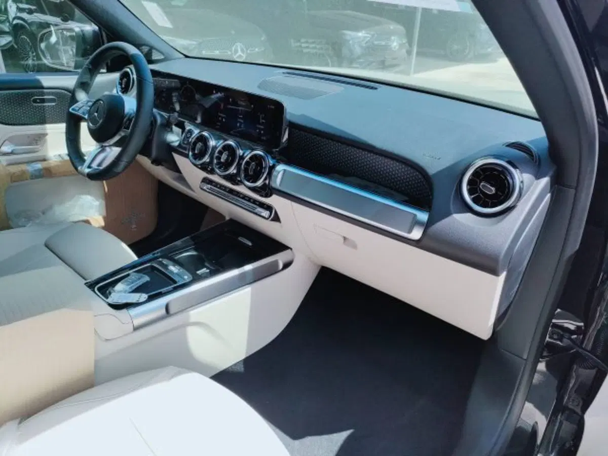 Mercedes-Benz GLB nuova a Teramo (10)