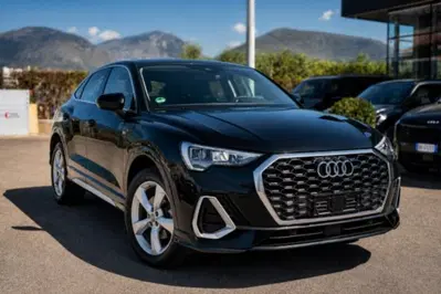 Audi Q3 35 TDI quattro S tronic Business del 2023 usata a Fondi