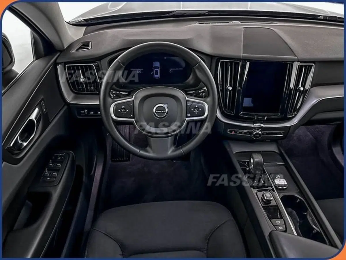 Volvo XC60 usata a Milano (10)
