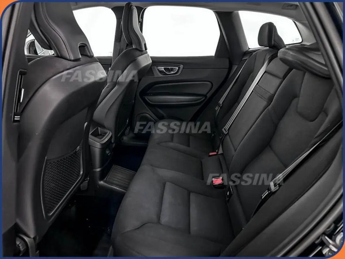 Volvo XC60 usata a Milano (11)