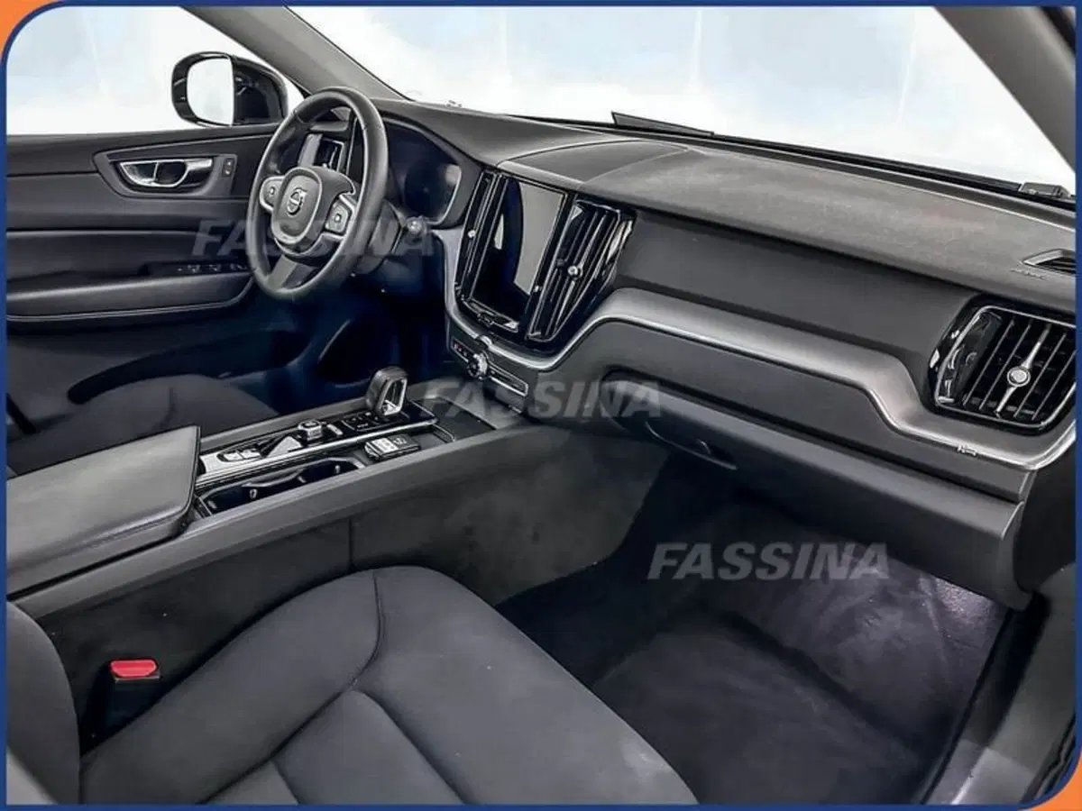 Volvo XC60 usata a Milano (13)