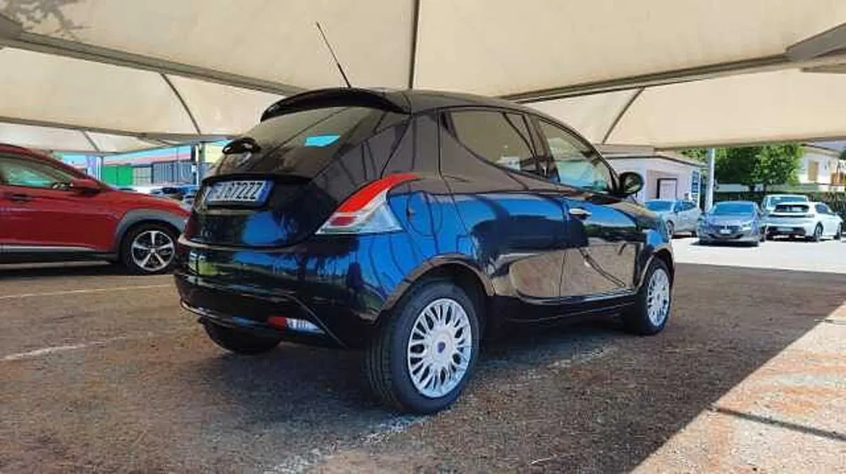 Lancia Ypsilon usata a Firenze (9)