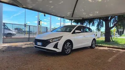 Hyundai i20 1.2 mpi Connectline mt del 2024 usata a Empoli