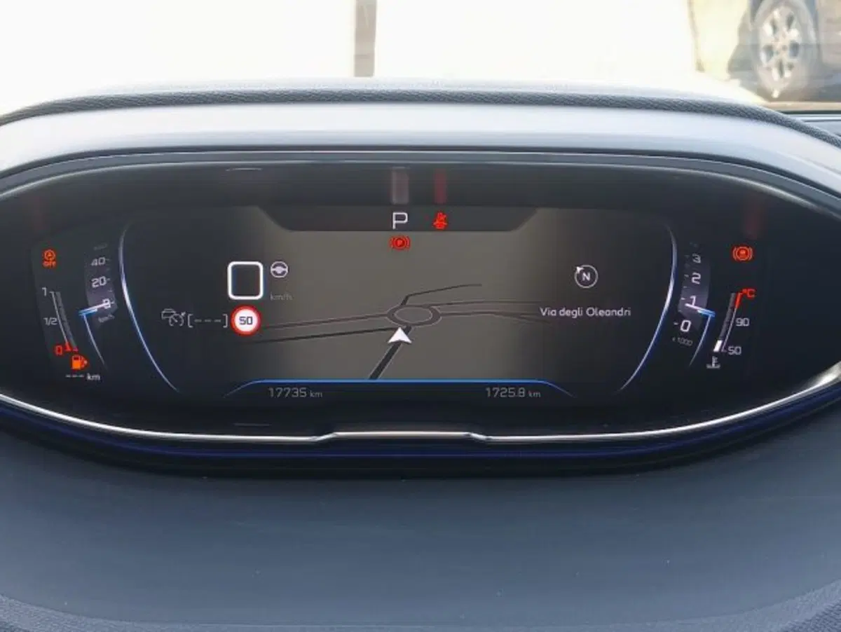 Peugeot 5008 usata a Brescia (8)