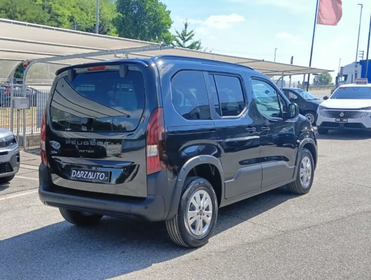 Peugeot Rifter nuova a Brescia (5)