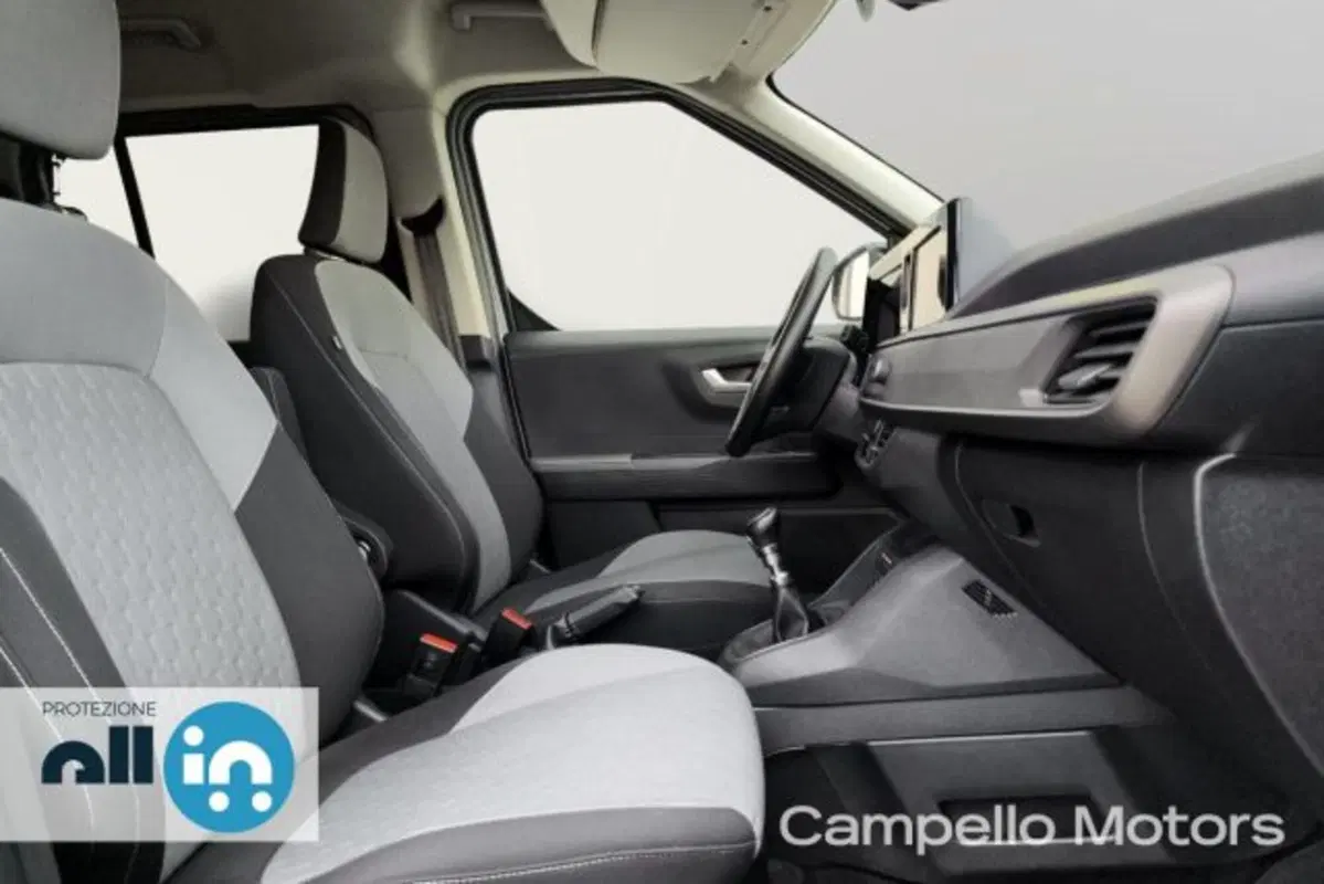 Ford Tourneo Courier usata a Venezia (16)