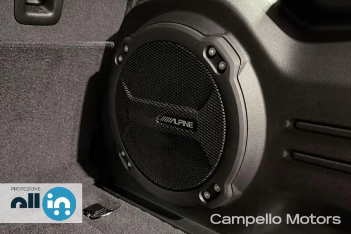 Jeep Wrangler Unlimited nuova a Venezia (16)