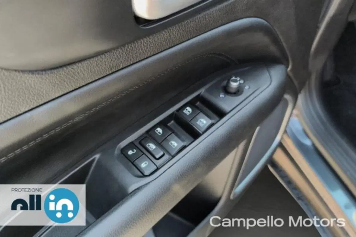 Jeep Compass usata a Venezia (17)