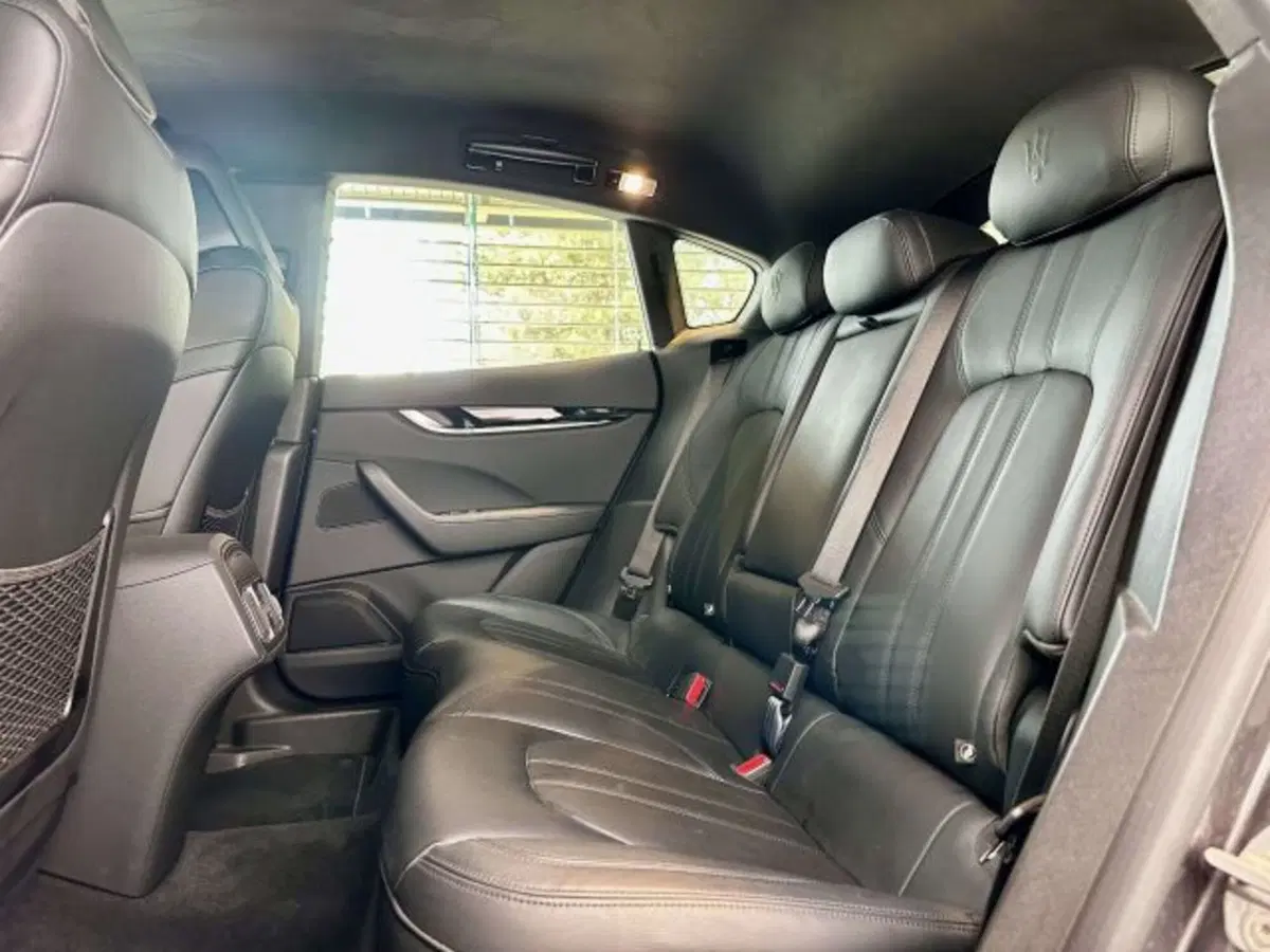 Maserati Levante usata a Torino (11)