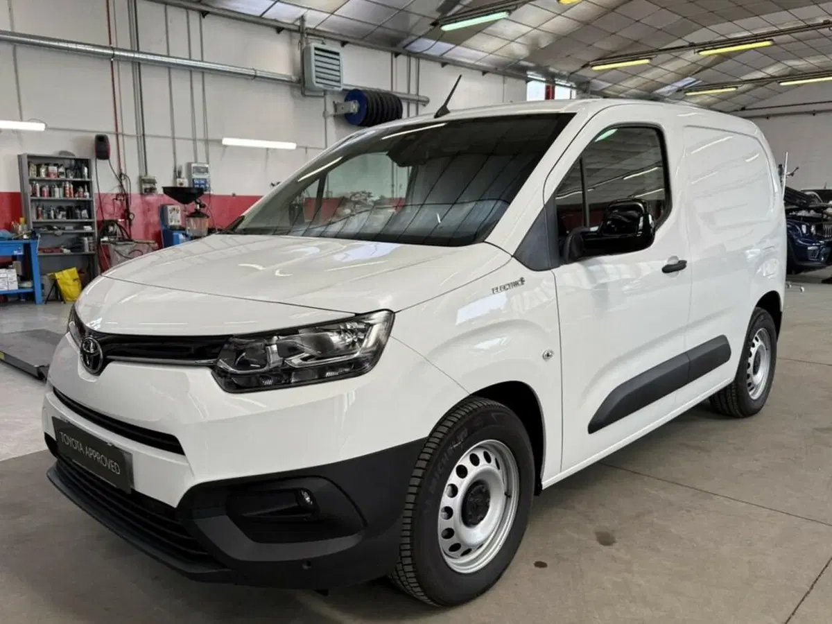 Toyota Proace City Furgone nuova a Monza e Brianza