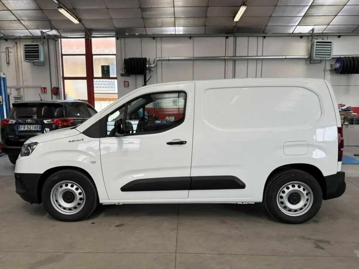 Toyota Proace City Furgone nuova a Monza e Brianza (3)