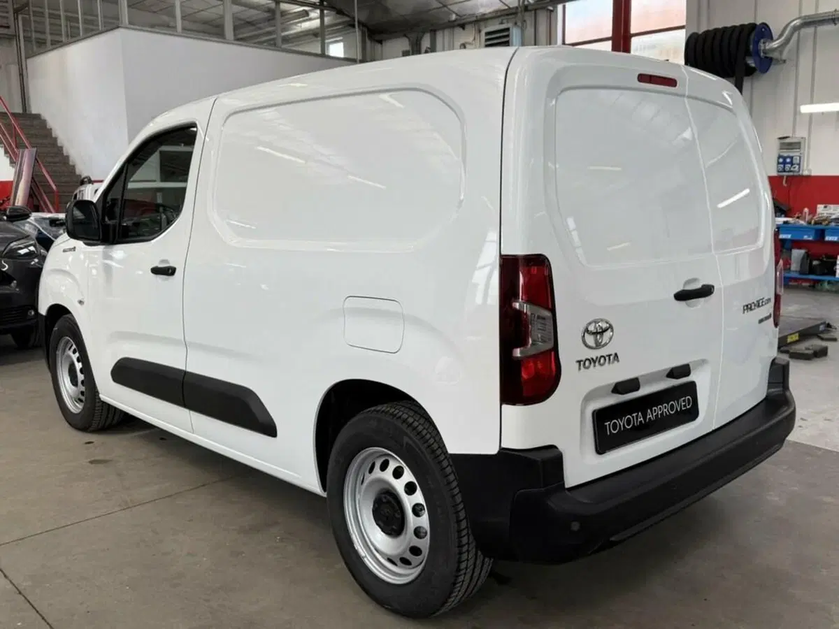 Toyota Proace City Furgone nuova a Monza e Brianza (4)