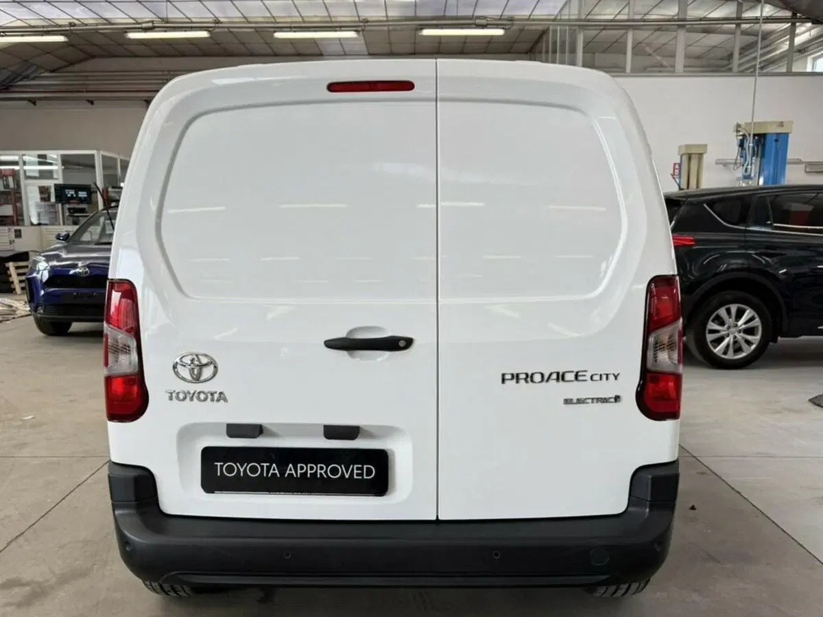 Toyota Proace City Furgone nuova a Monza e Brianza (5)