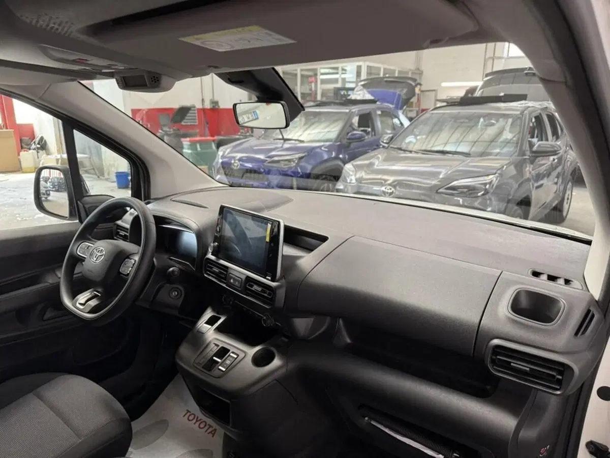 Toyota Proace City Furgone nuova a Monza e Brianza (7)