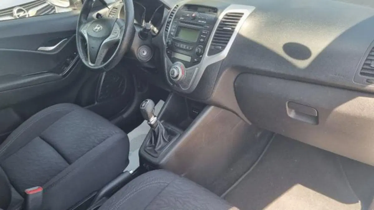 Hyundai ix20 usata a Savona (11)