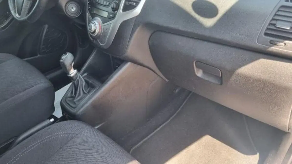 Hyundai ix20 usata a Savona (14)