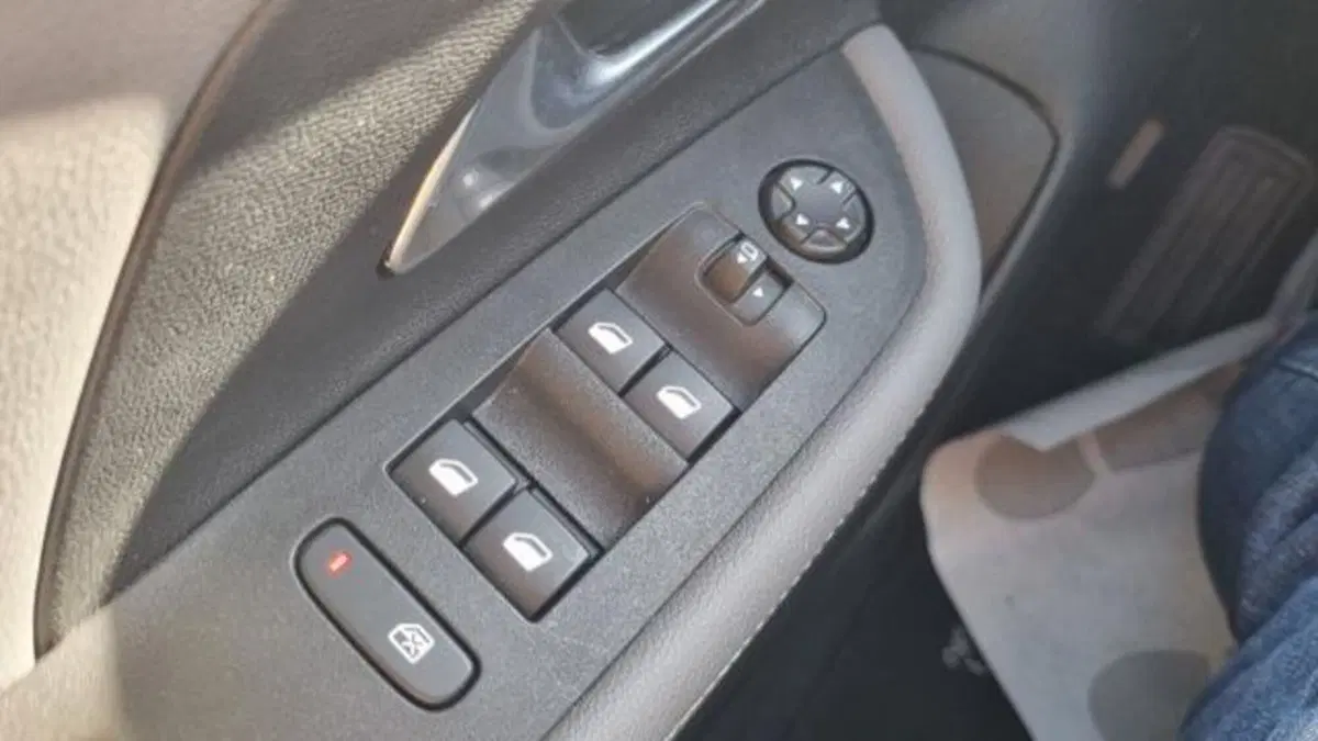 Opel Mokka usata a Savona (14)