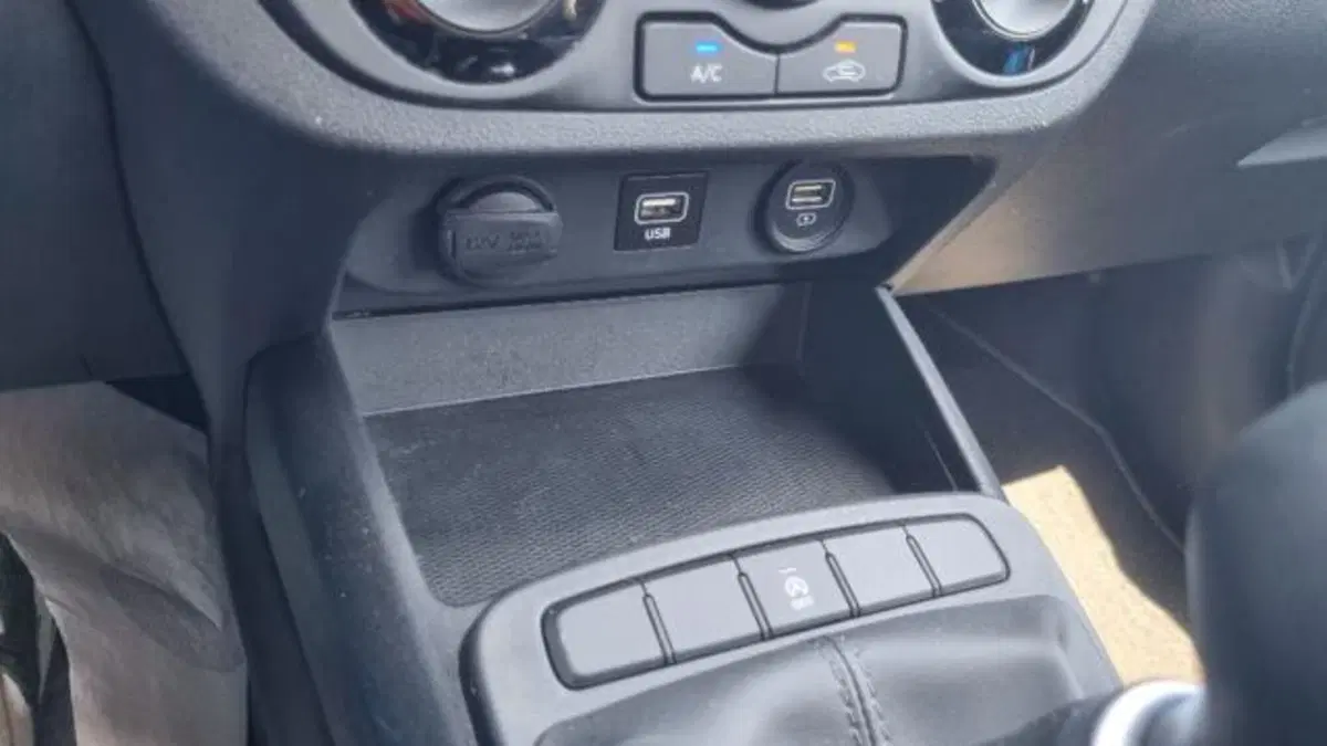 Hyundai i10 usata a Savona (9)