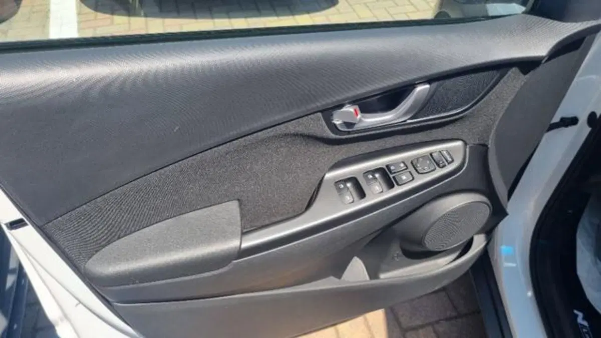 Hyundai Kona usata a Savona (12)