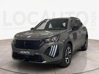 Peugeot 2008 1.2 hybrid Active 136cv e-dcs6 del 2024 usata a Torino
