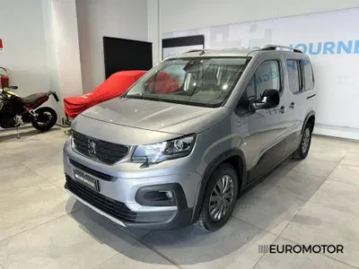 Peugeot Rifter mix 1.5 bluehdi 100cv Allure S&amp;S del 2022 usata a Modugno