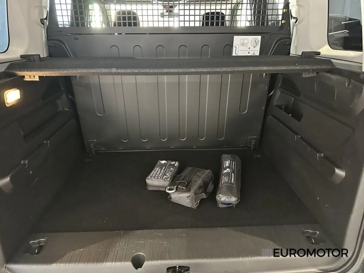Peugeot Rifter usata a Bari (12)