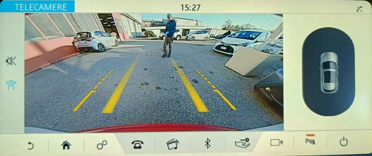 Jaguar E-Pace usata a Monza e Brianza (13)