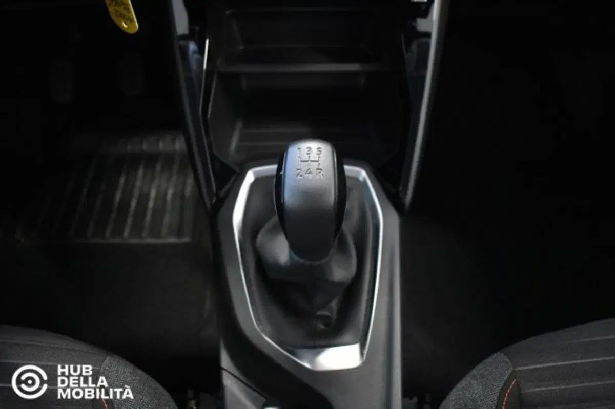 Peugeot 208 usata a Perugia (15)