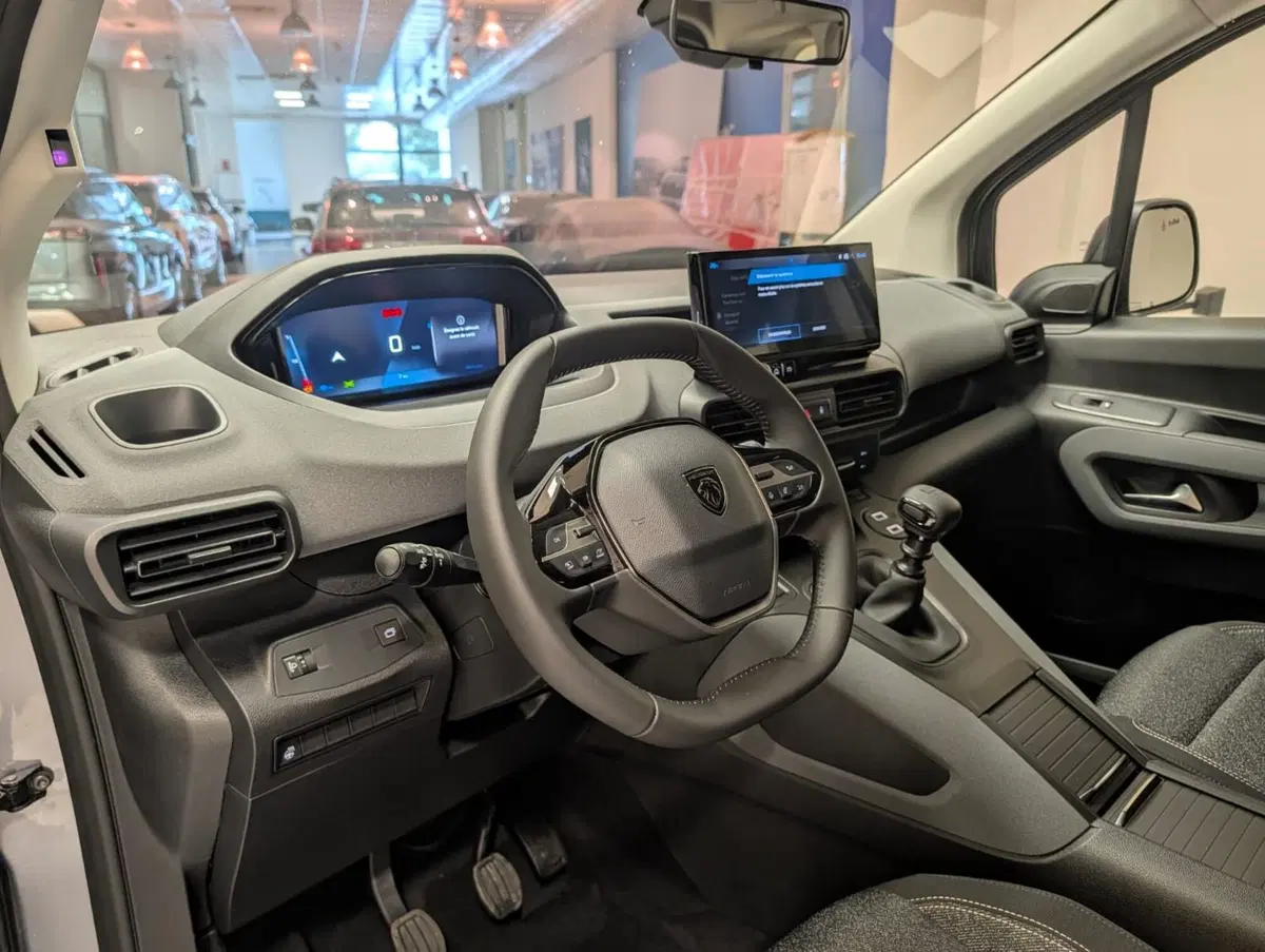 Peugeot Rifter nuova a Teramo (11)