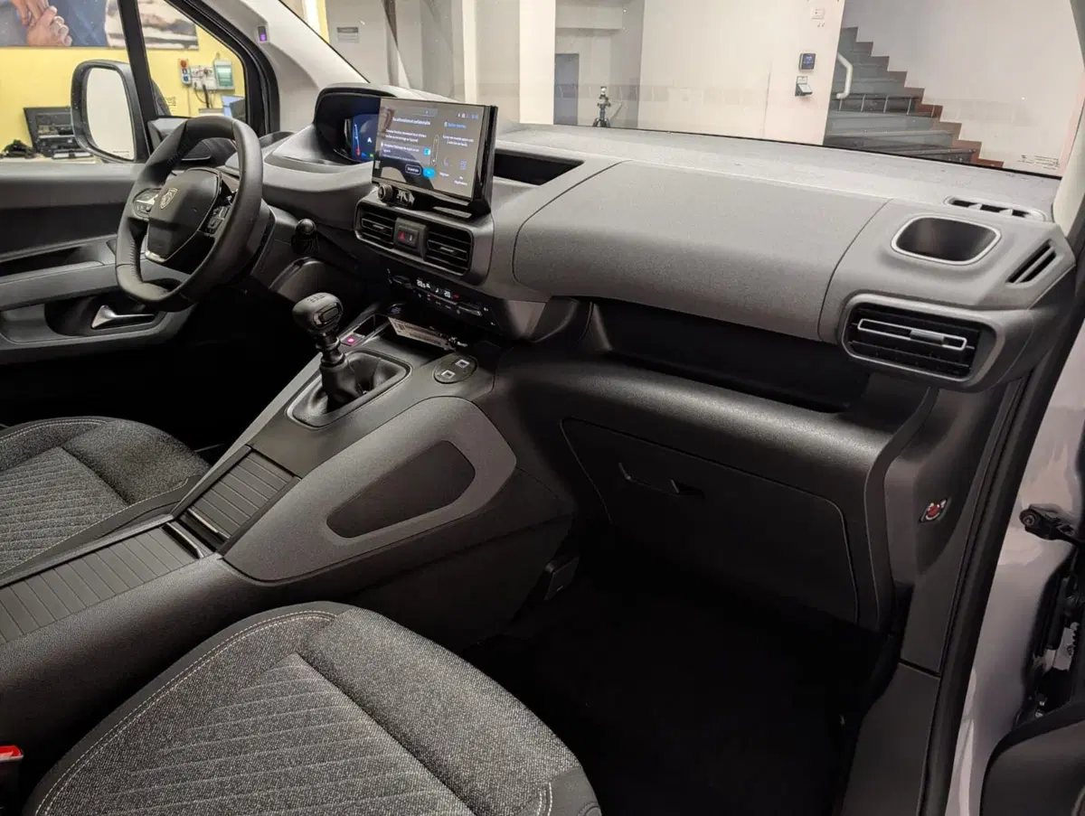 Peugeot Rifter nuova a Teramo (12)