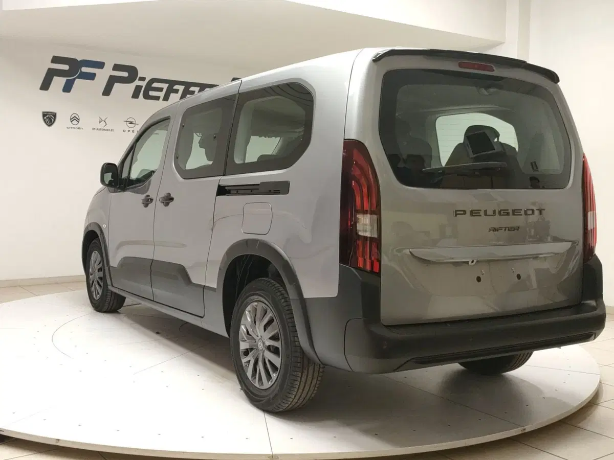 Peugeot Rifter nuova a Teramo (3)