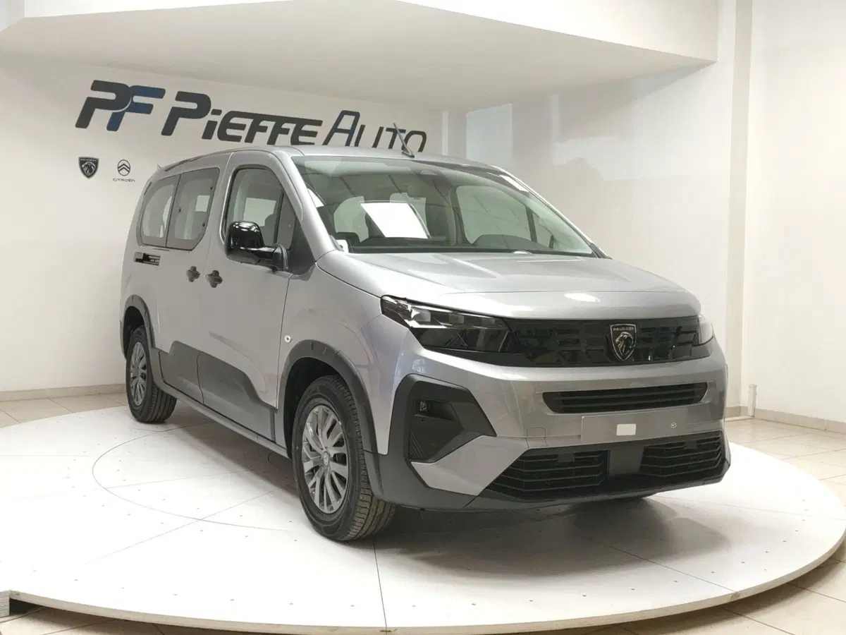 Peugeot Rifter nuova a Teramo (6)