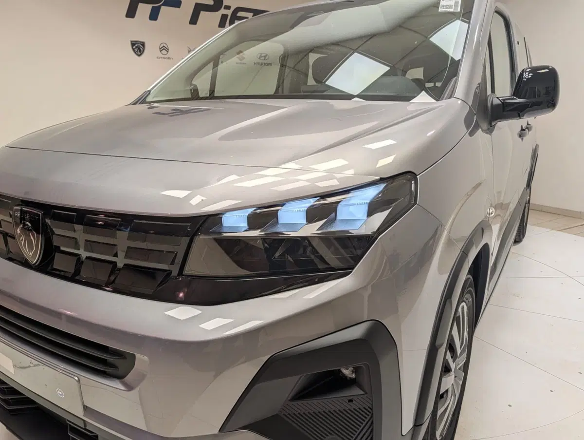 Peugeot Rifter nuova a Teramo (8)