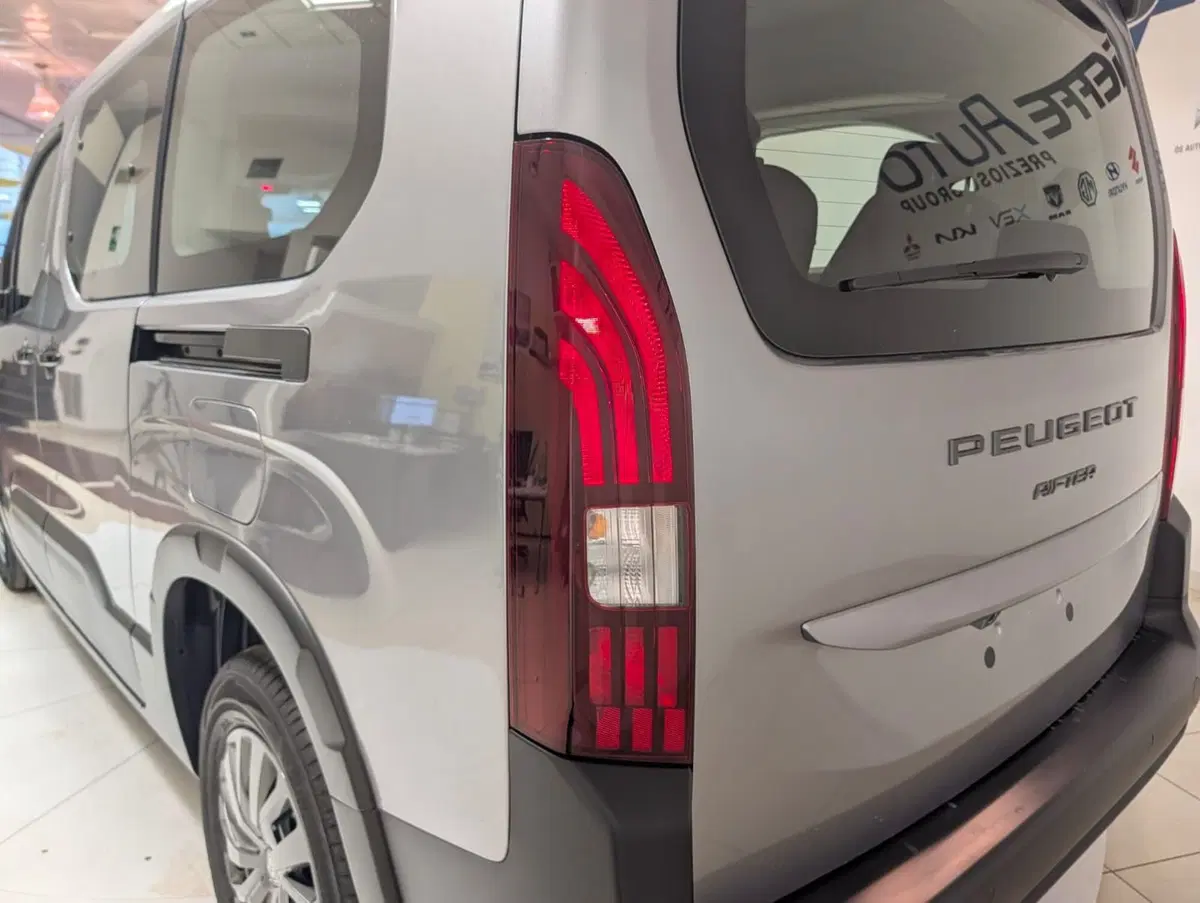 Peugeot Rifter nuova a Teramo (9)