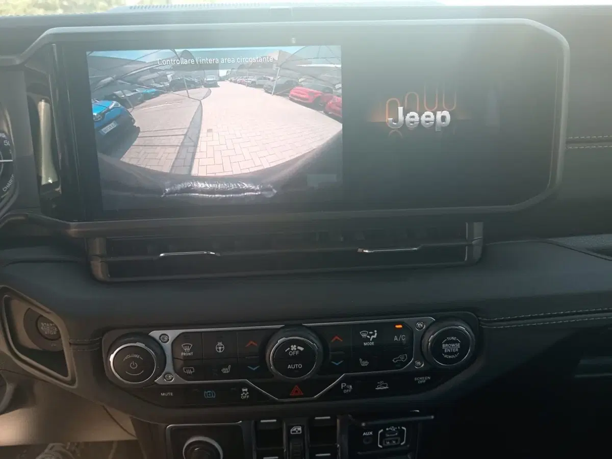 Jeep Wrangler Unlimited nuova a Alessandria (13)