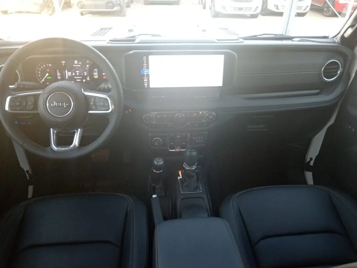 Jeep Wrangler Unlimited nuova a Alessandria (16)